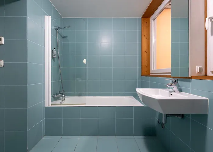 Fontainhas Flat: Balcony & Parking *