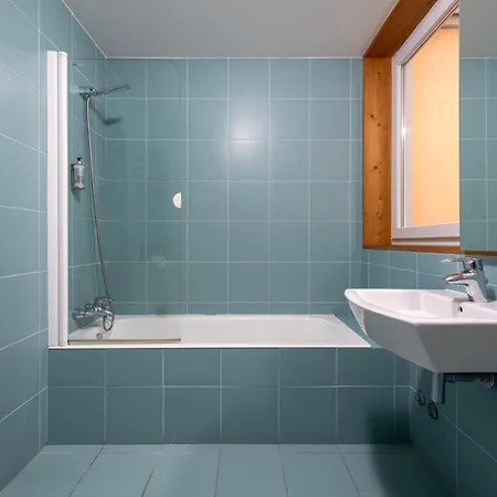 Fontainhas Flat: Balcony & Parking *