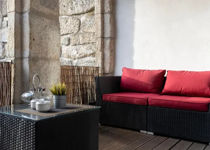 Daire Fontainhas Flat: Balcony & Parking Porto