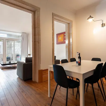 Fontainhas Flat: Balcony & Parking Appartement